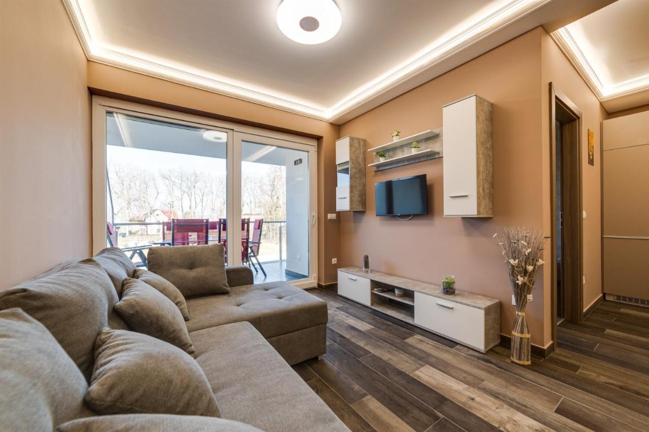 Forest Foeldvar Apartmanok By Bltn Balatonföldvár Eksteriør bilde